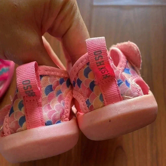 Toddler girl water shoes, size 9‎ - Picture 7 of 8